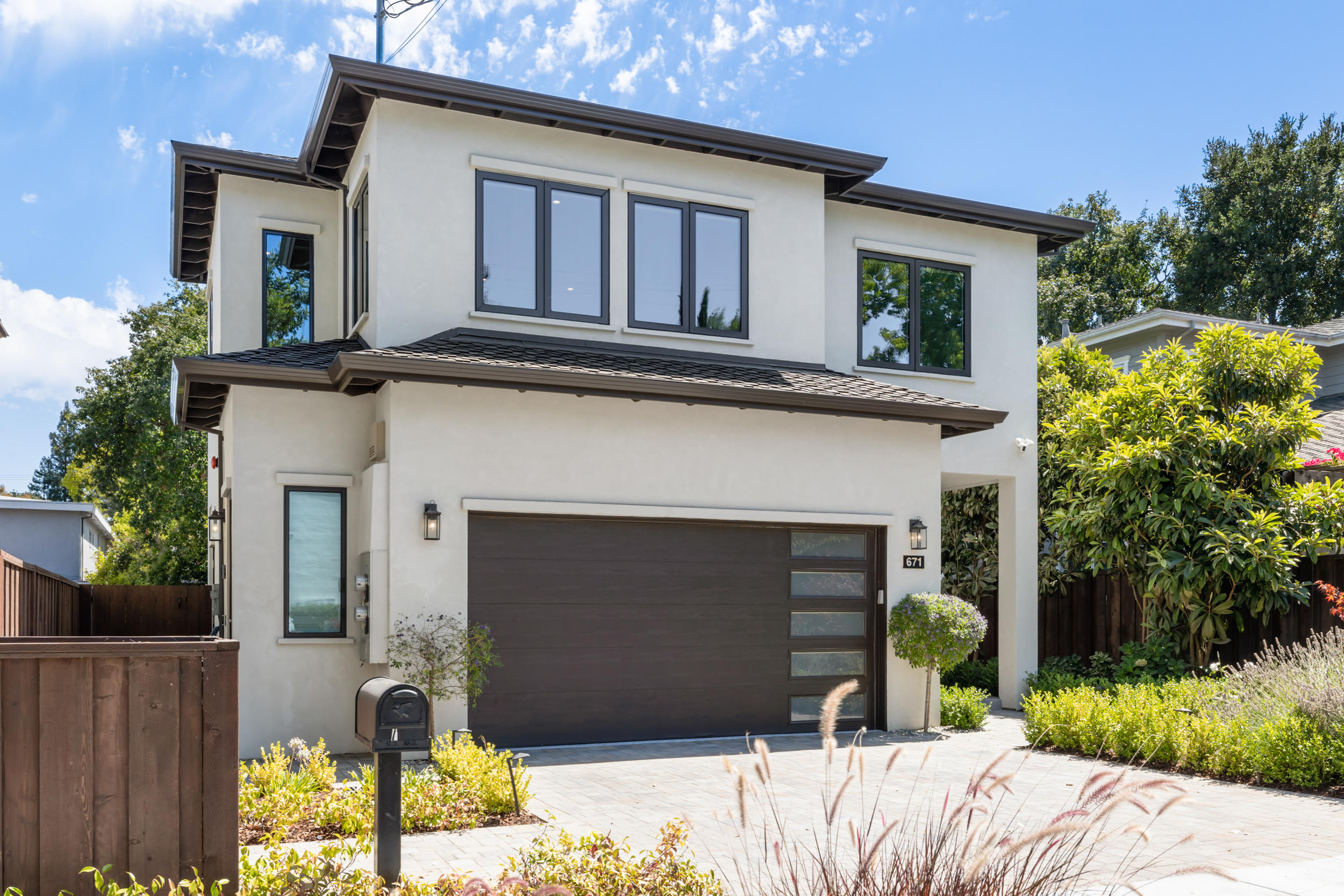 671 Live Oak Ave — exterior